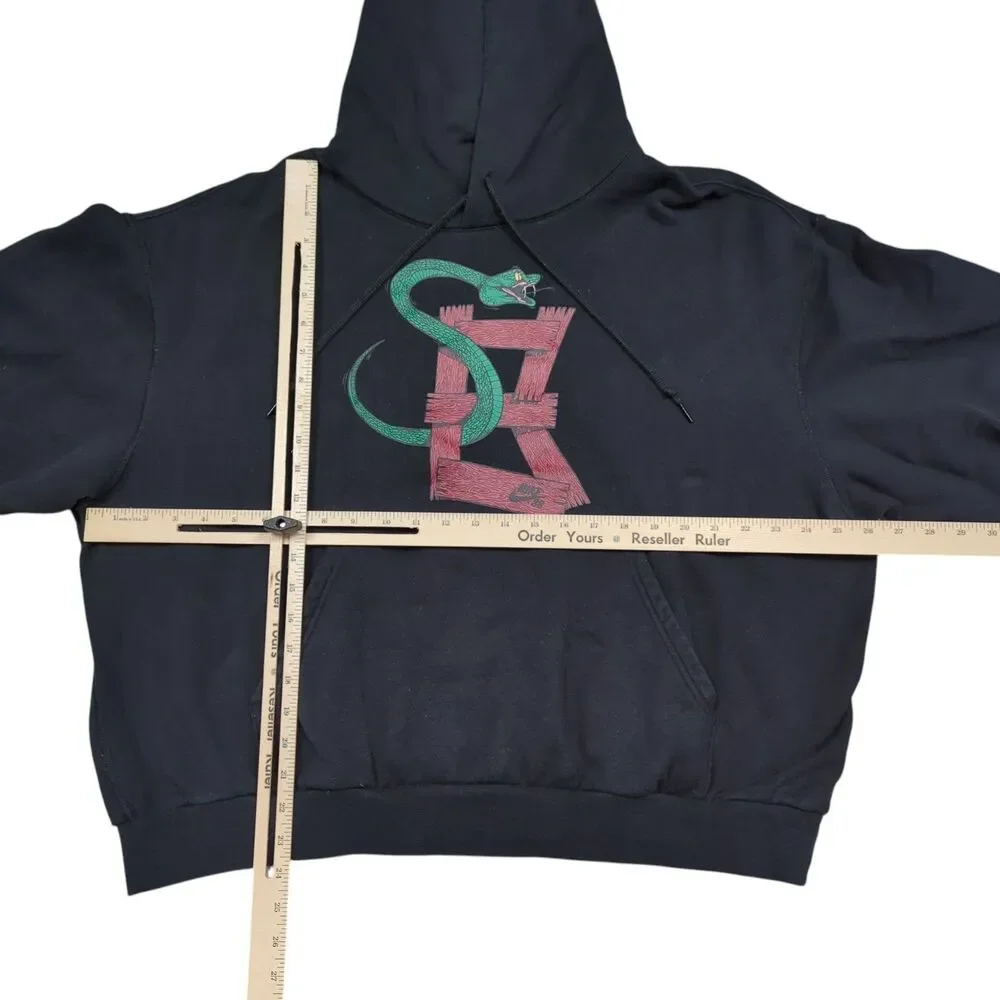 Nike SB Skateboarding Hoodie Size XL Snake on Wood Crop Loose Fit Boxy Pullover